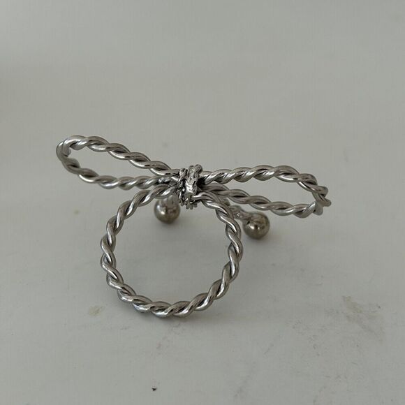 Vintage Silver Bow Napkin Rings Set of 4 Coquette Cottage Romantic Classic NEW - Picture 6 of 8